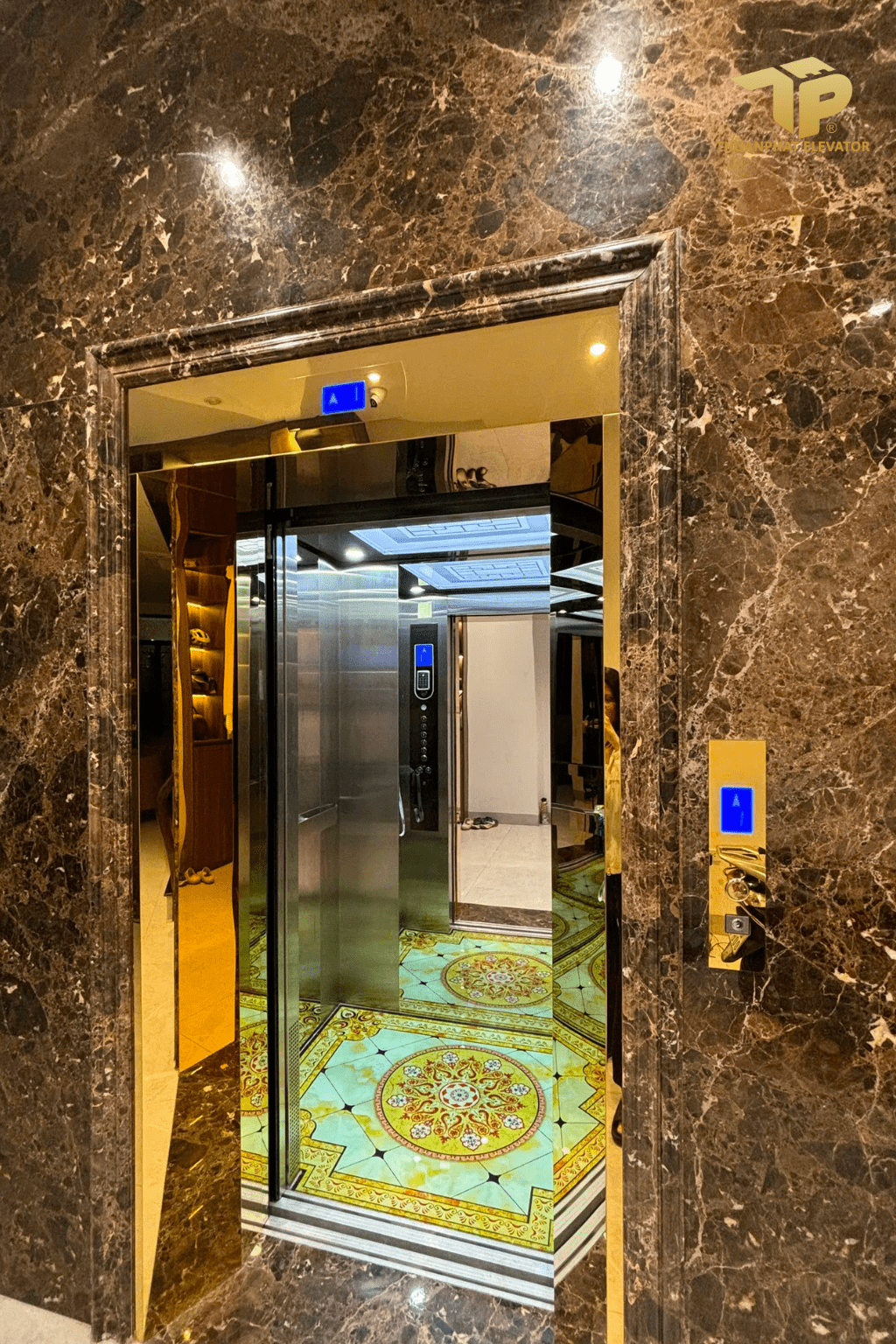 1024x1536px anh thang doc 2 - Thang may chinh hang