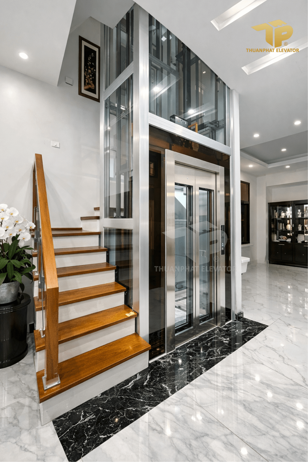 20 - Thang may chinh hang