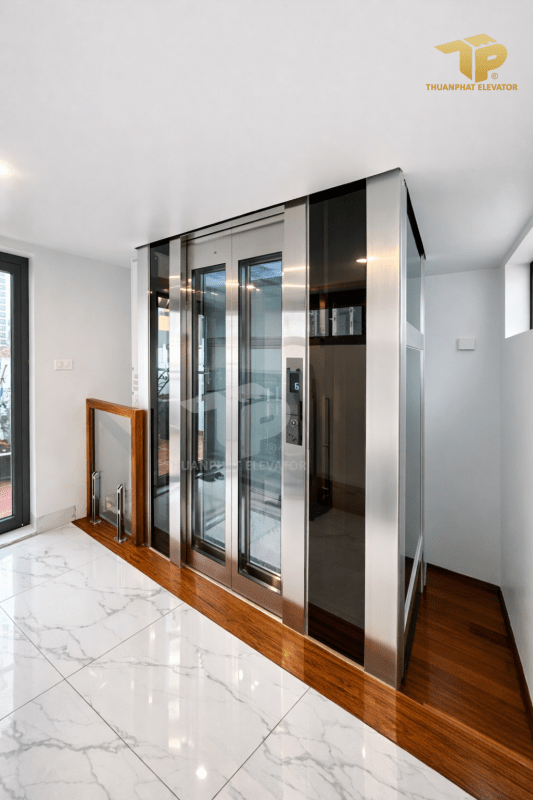 21 - Thang may chinh hang