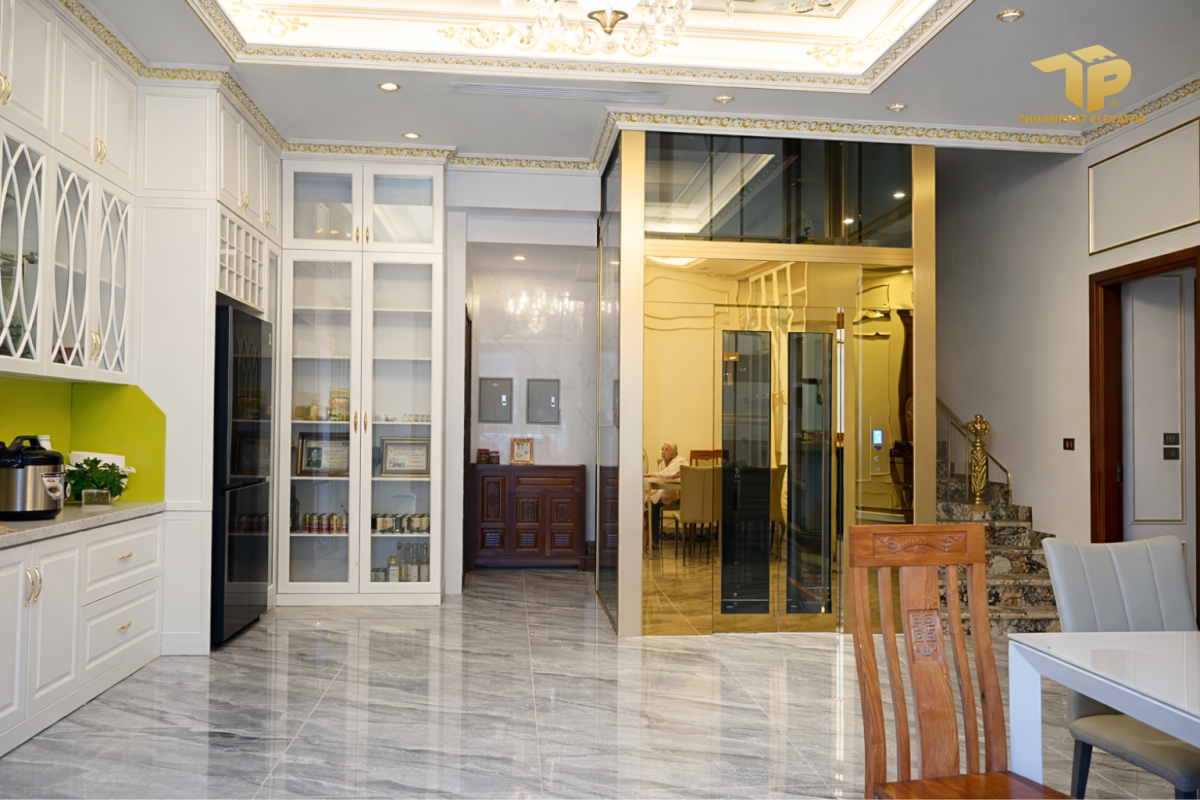 Nha 2 - Thang may chinh hang