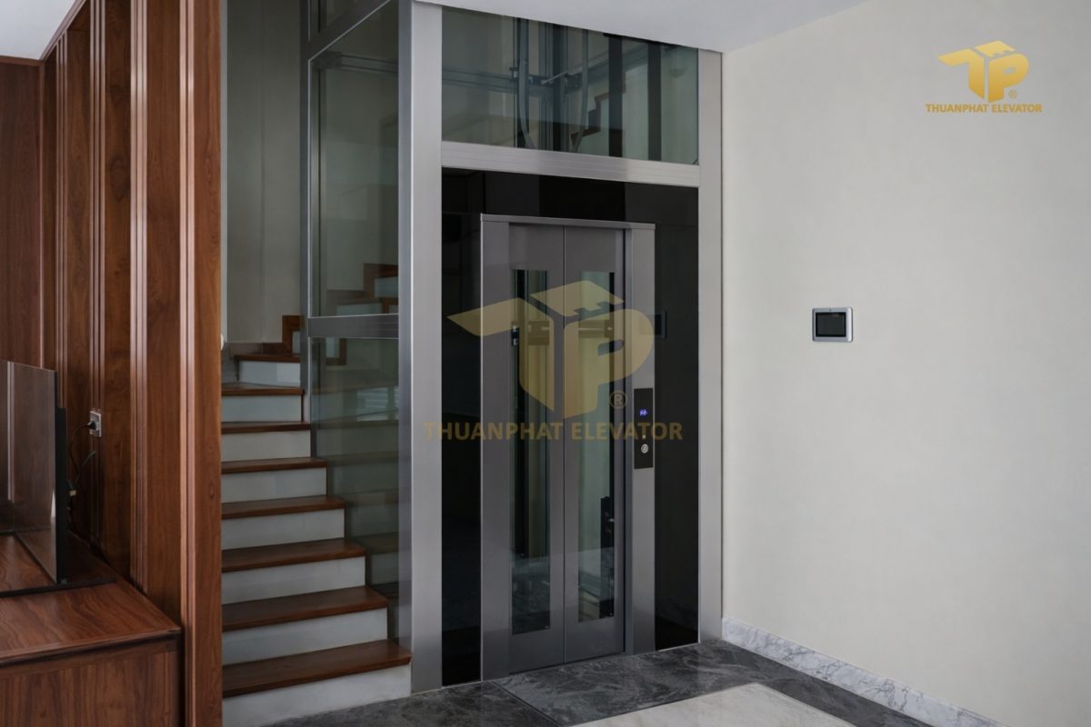 Nha 2 14 - Thang may chinh hang