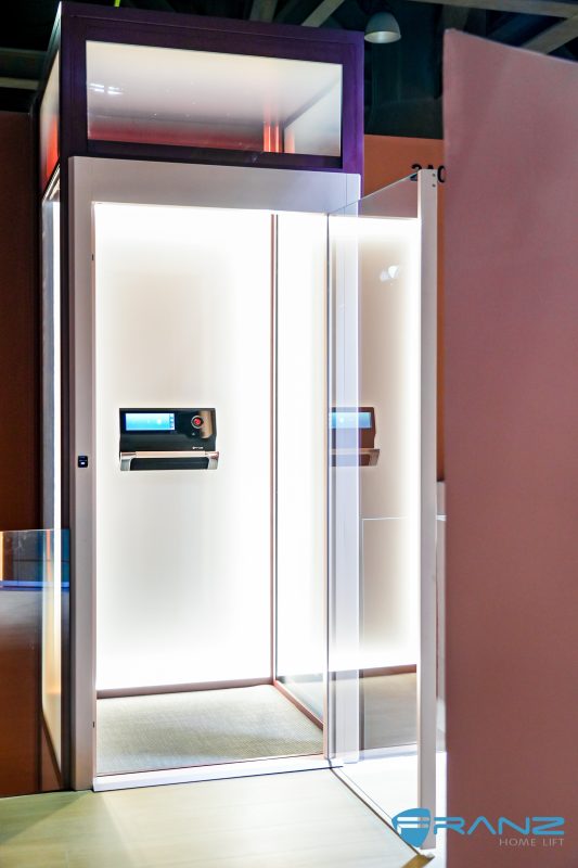 00106535 - Thang may chinh hang