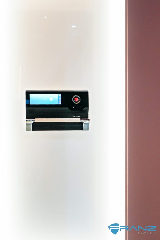 00106539 - Thang may chinh hang