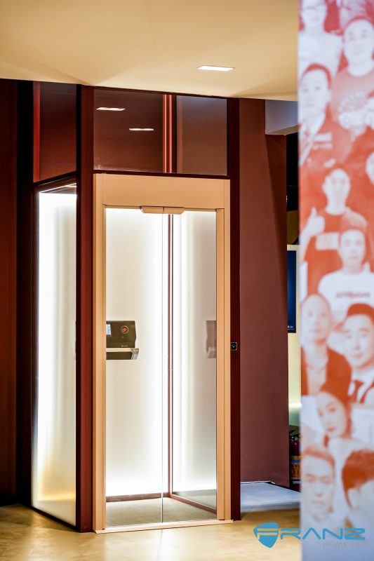 00106593 - Thang may chinh hang