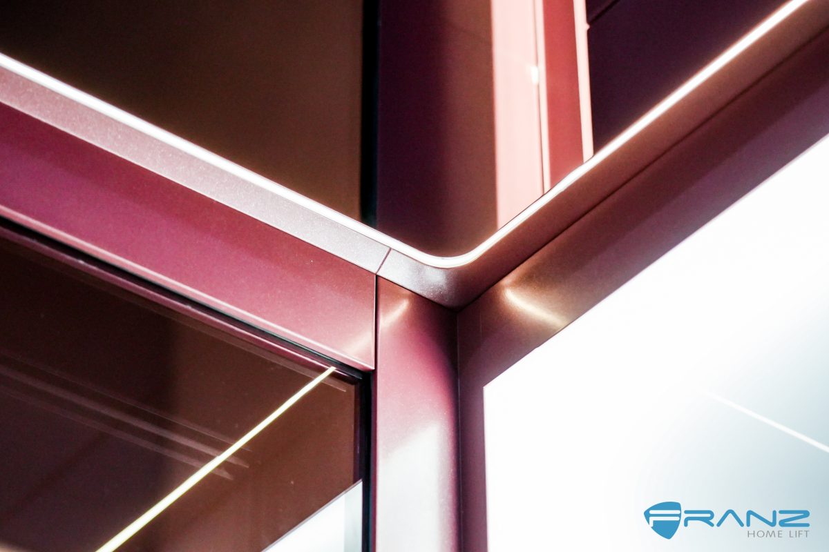 00109498 - Thang may chinh hang