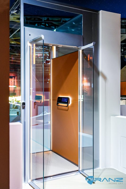 00109528 - Thang may chinh hang