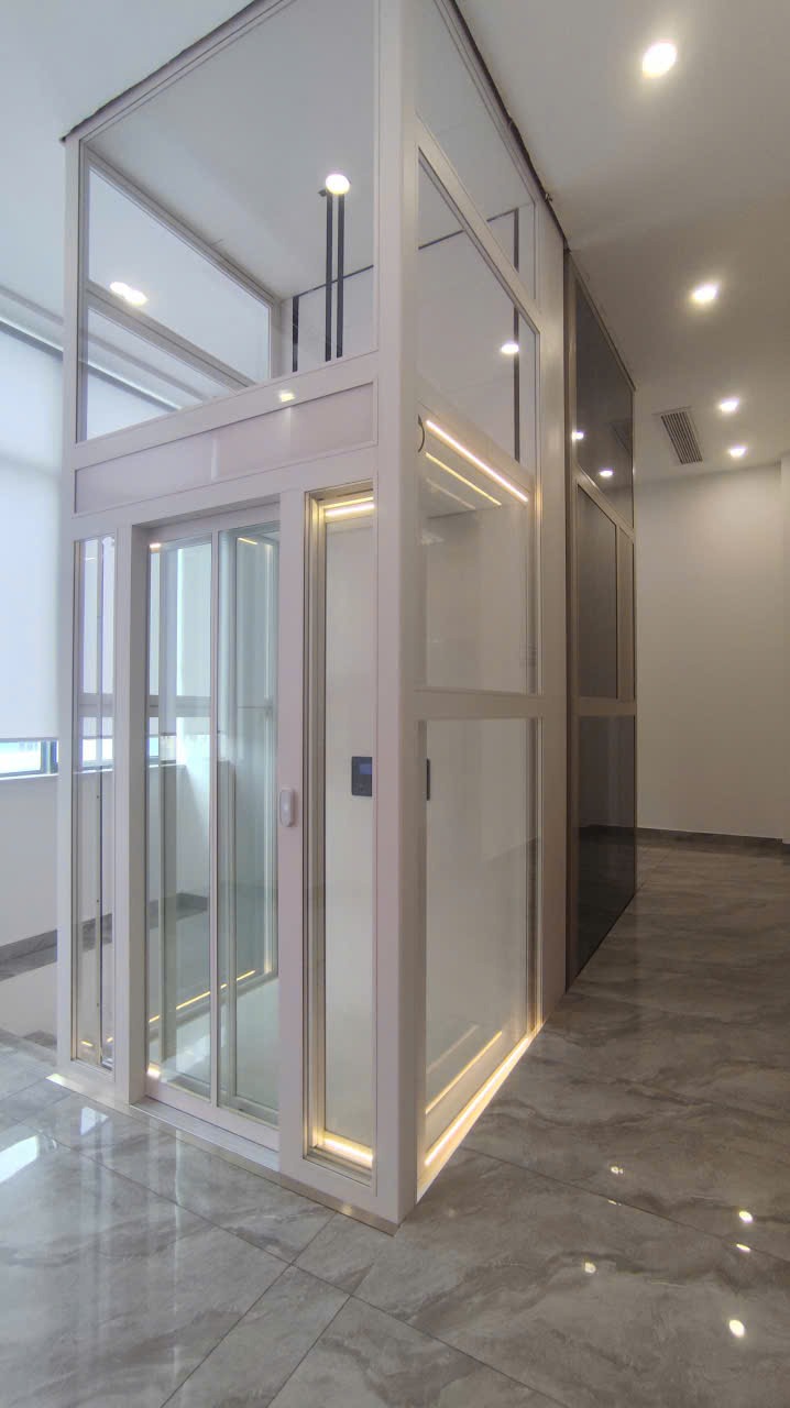 0017d6af59eed8b081ff - Thang may chinh hang