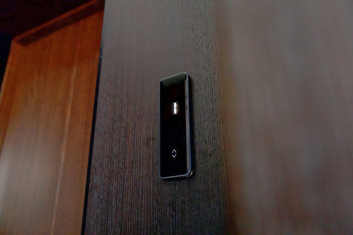 12 - Thang may chinh hang