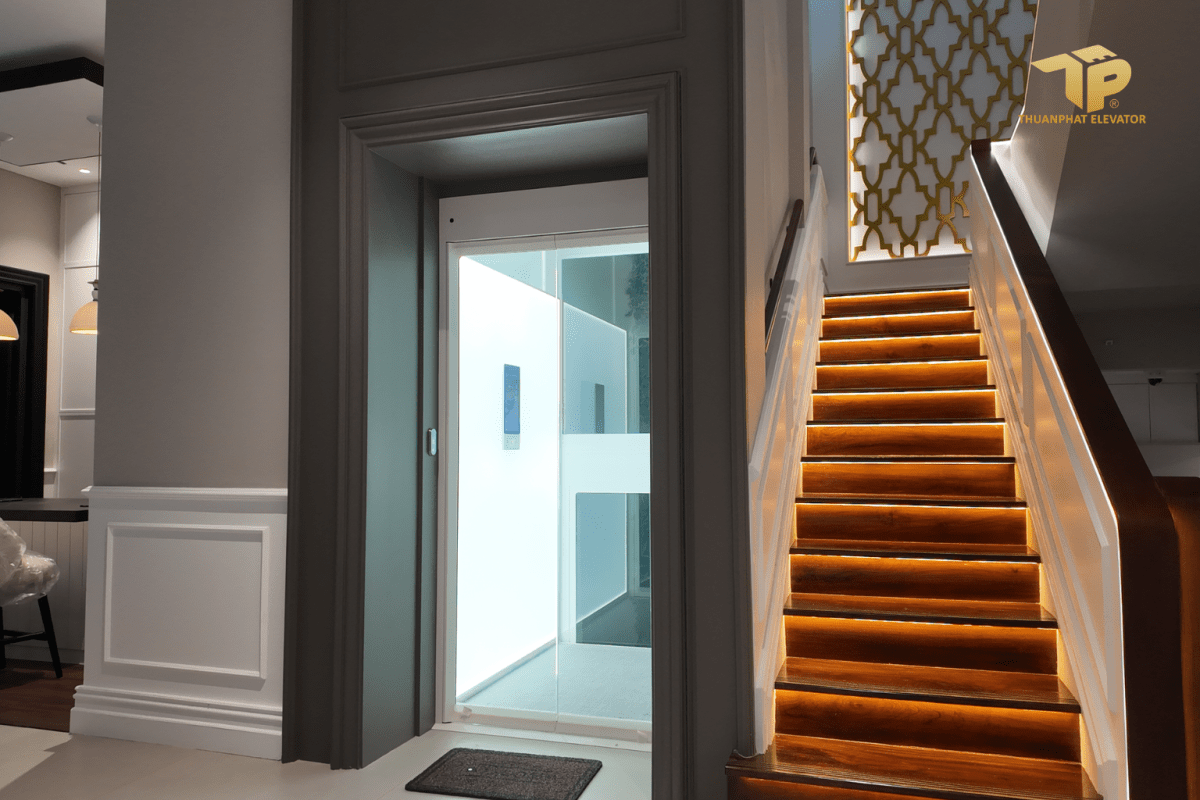 Anh ngang cac cong trinh 3 - Thang may chinh hang