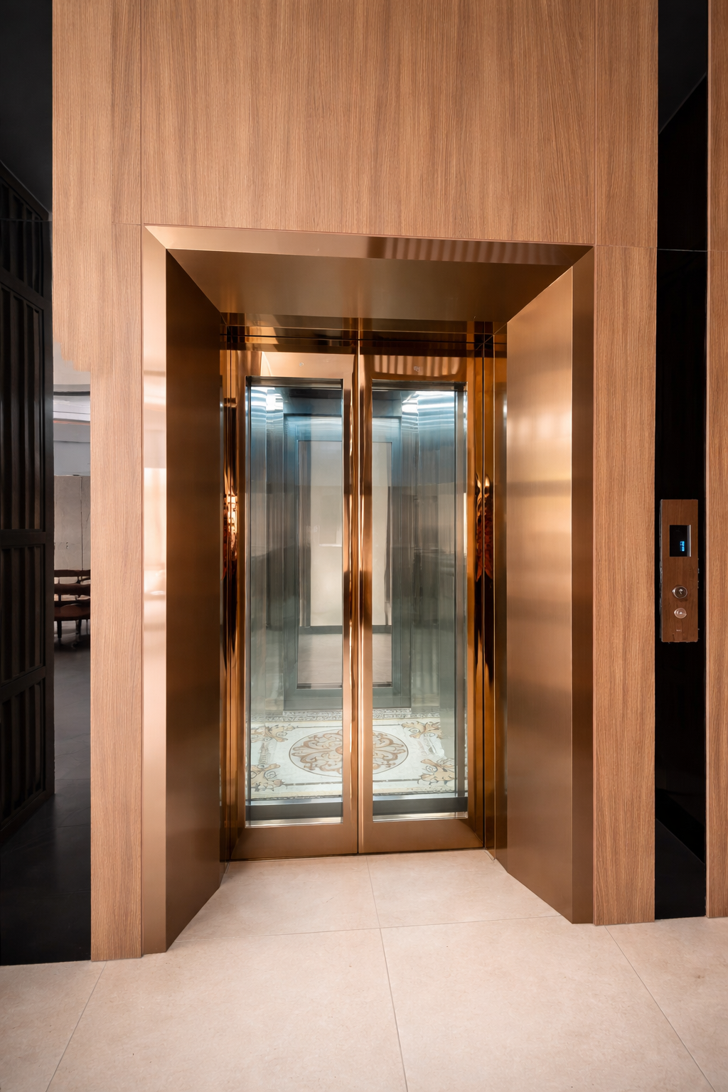 ChatGPT Image 08 45 20 2 thg 4 2026 - Thang may chinh hang