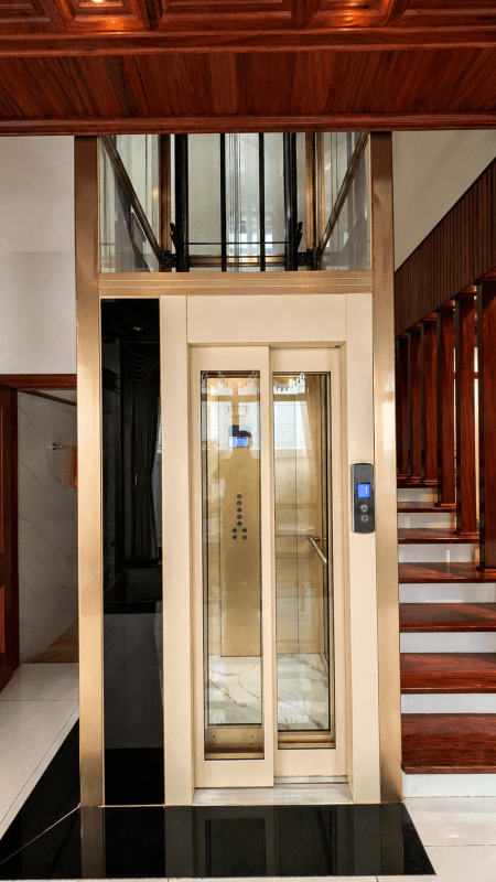 ChatGPT Image 08 49 05 28 thg 4 2026 - Thang may chinh hang