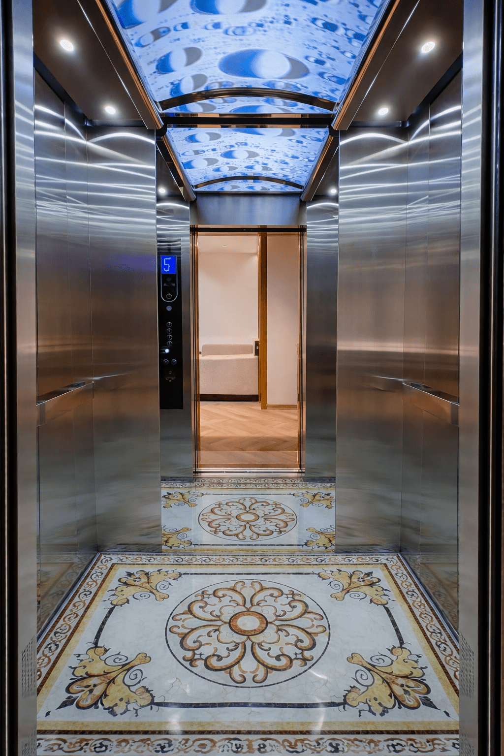 ChatGPT Image 08 51 28 2 thg 4 2026 1 - Thang may chinh hang