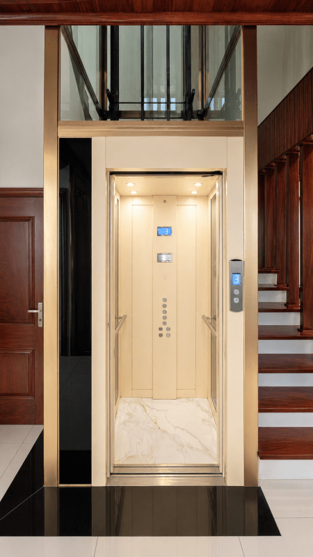 ChatGPT Image 08 52 22 28 thg 4 2026 - Thang may chinh hang