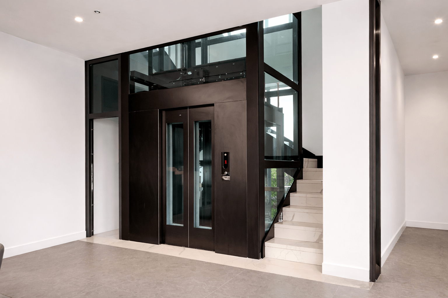 ChatGPT Image 15 16 13 7 thg 4 2026 - Thang may chinh hang