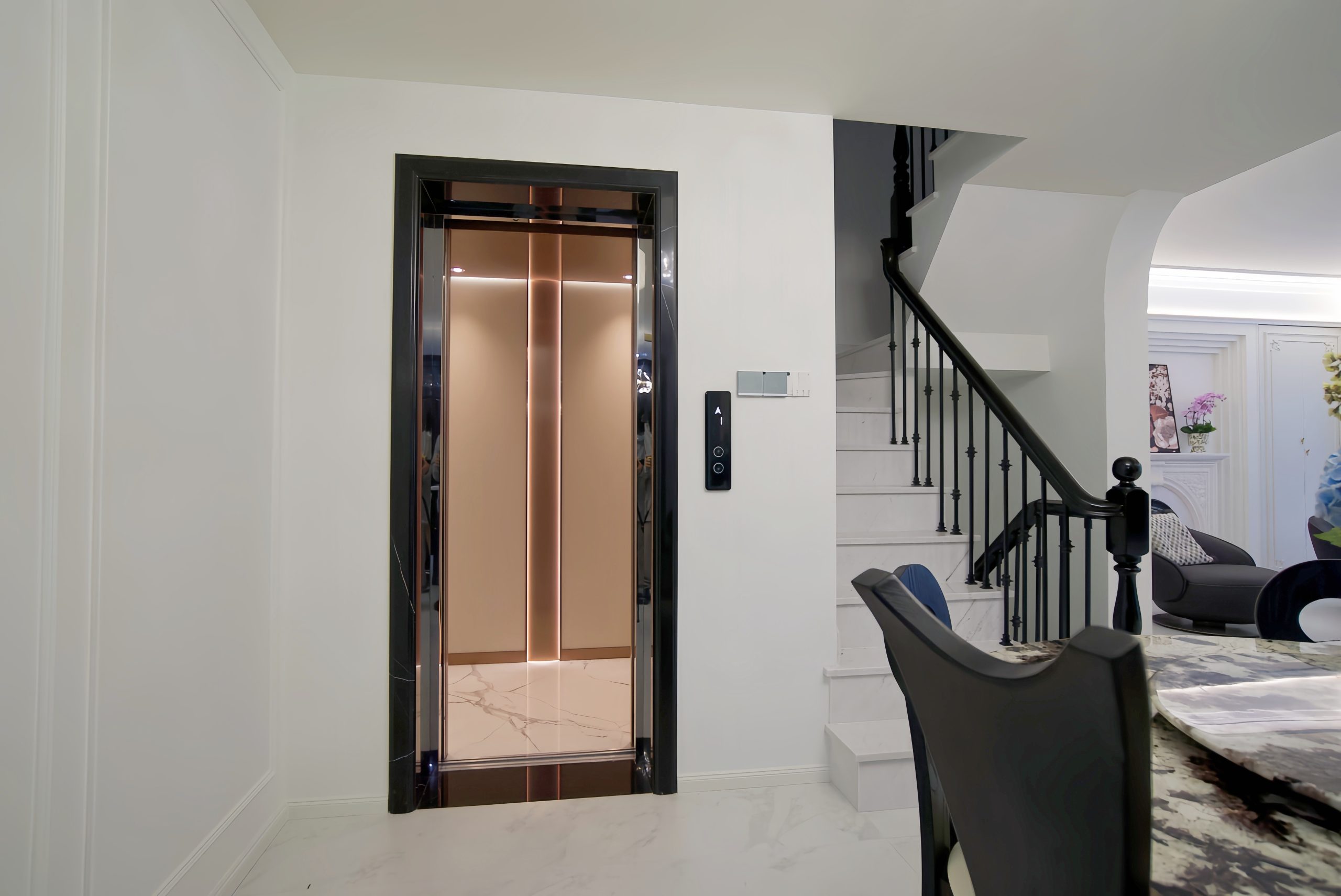 DSC03241 副本 scaled - Thang may chinh hang