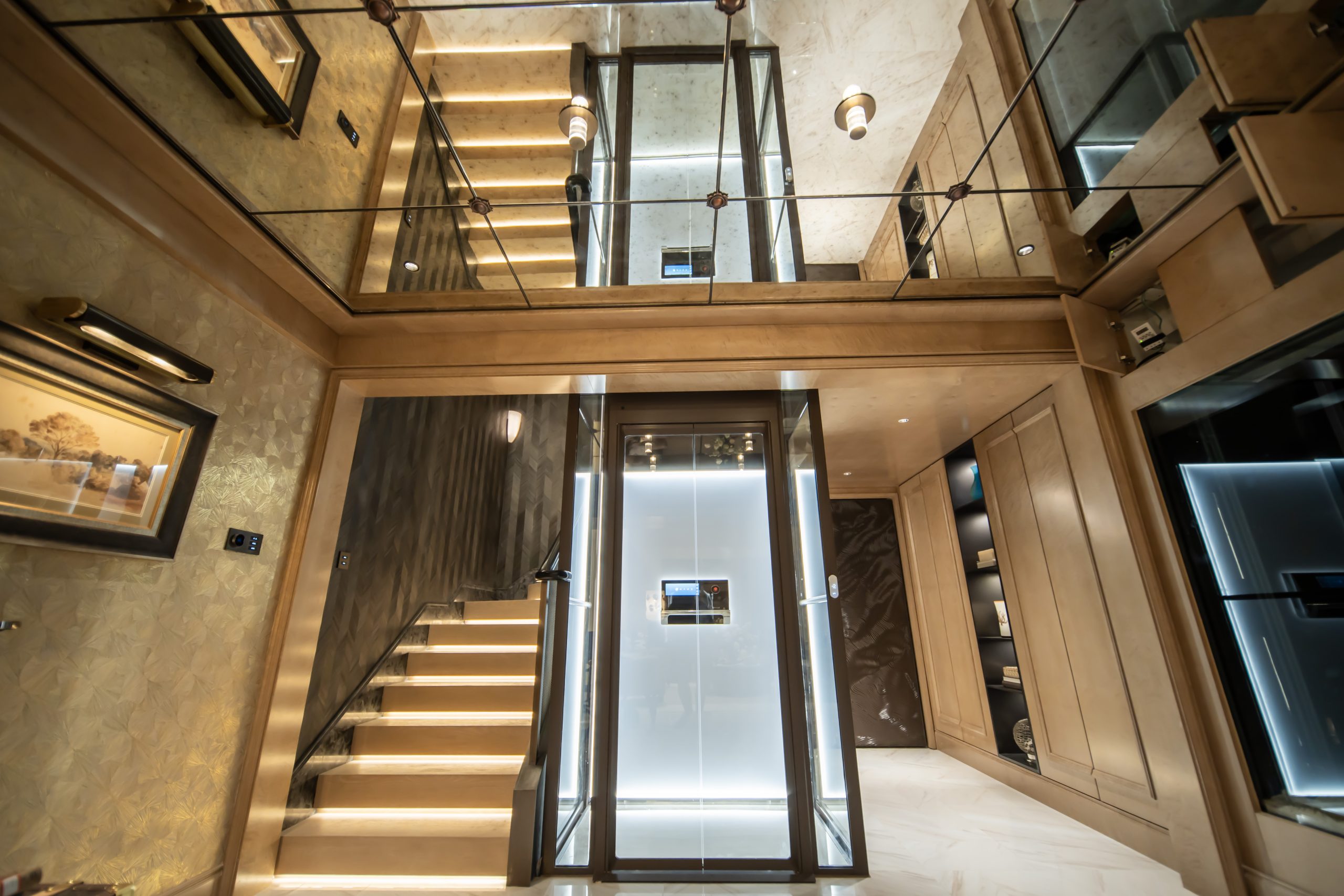 DSC05246 拷贝 scaled - Thang may chinh hang