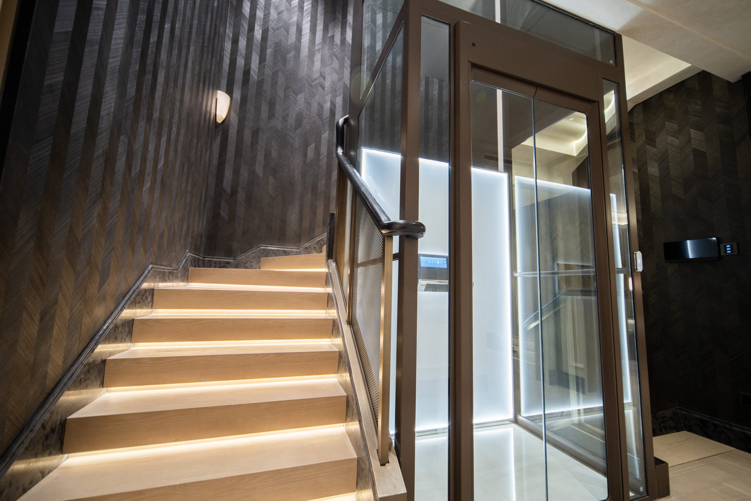 DSC05267 拷贝 scaled - Thang may chinh hang