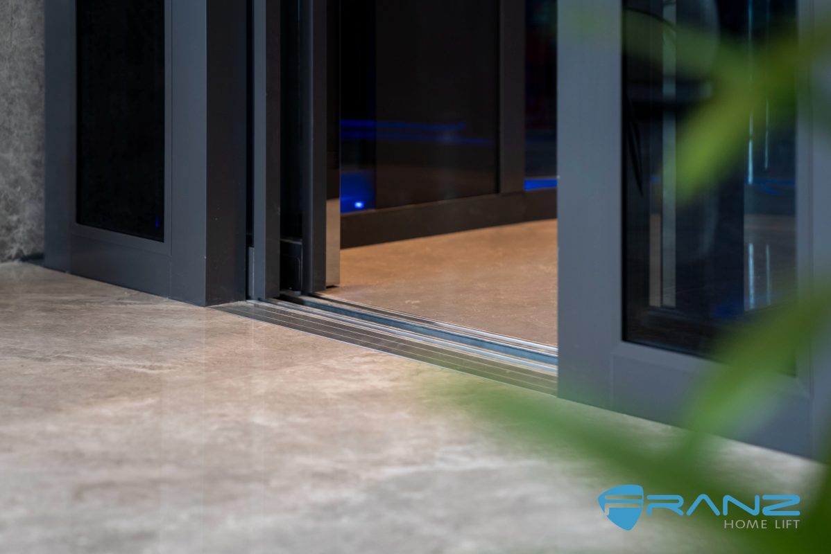 DSC06233 拷贝 - Thang may chinh hang