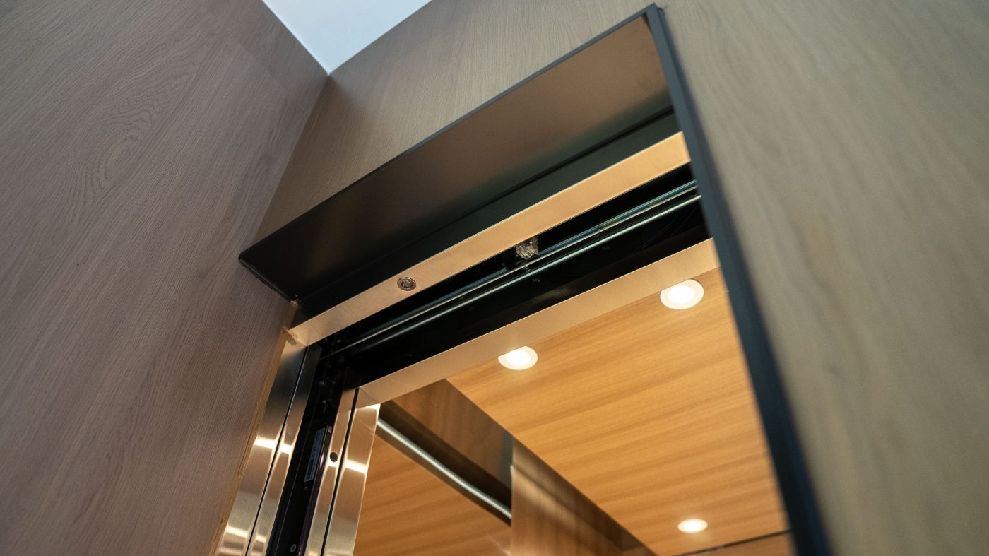 DSC06743 拷贝 - Thang may chinh hang