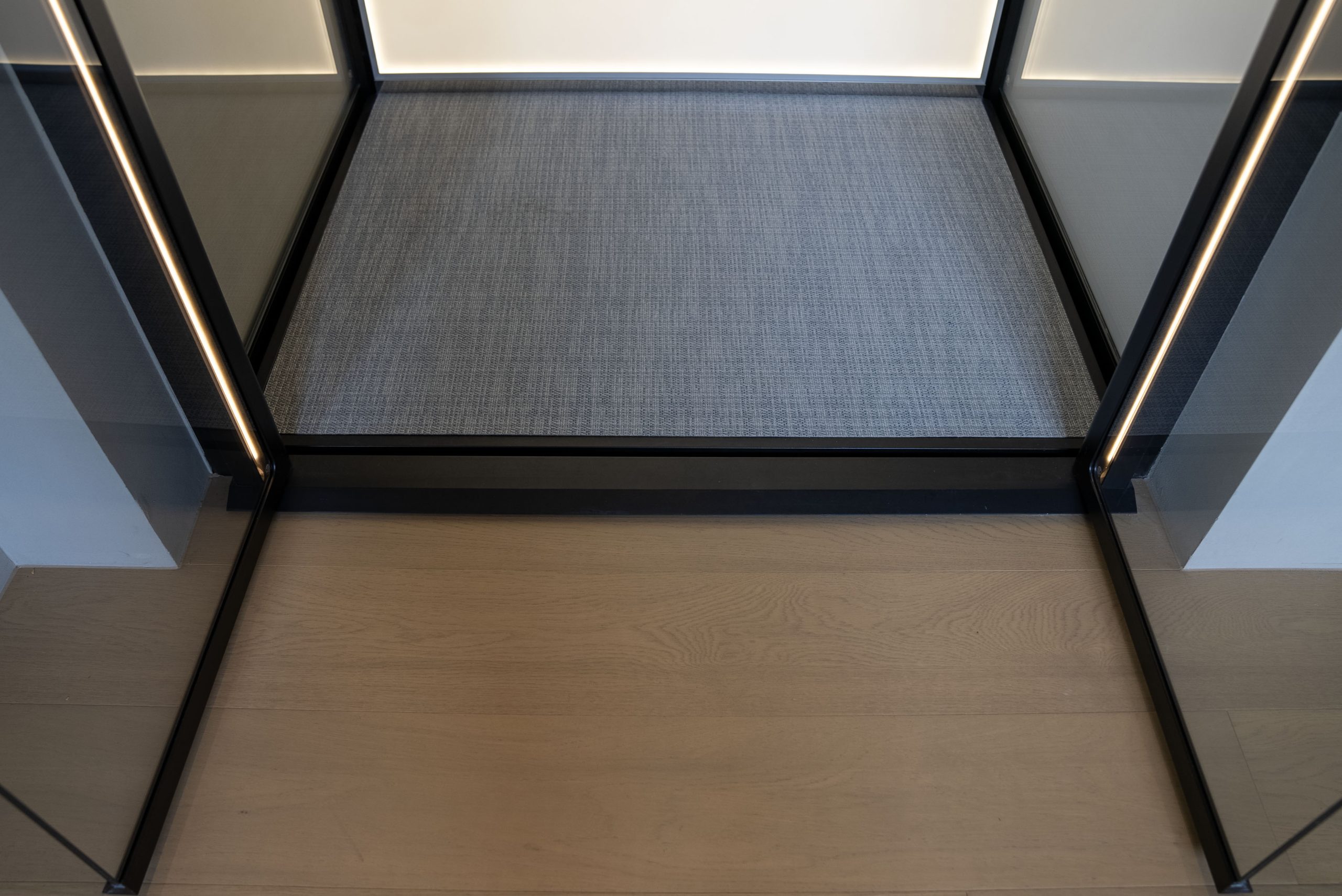 DSC07356 拷贝 scaled - Thang may chinh hang