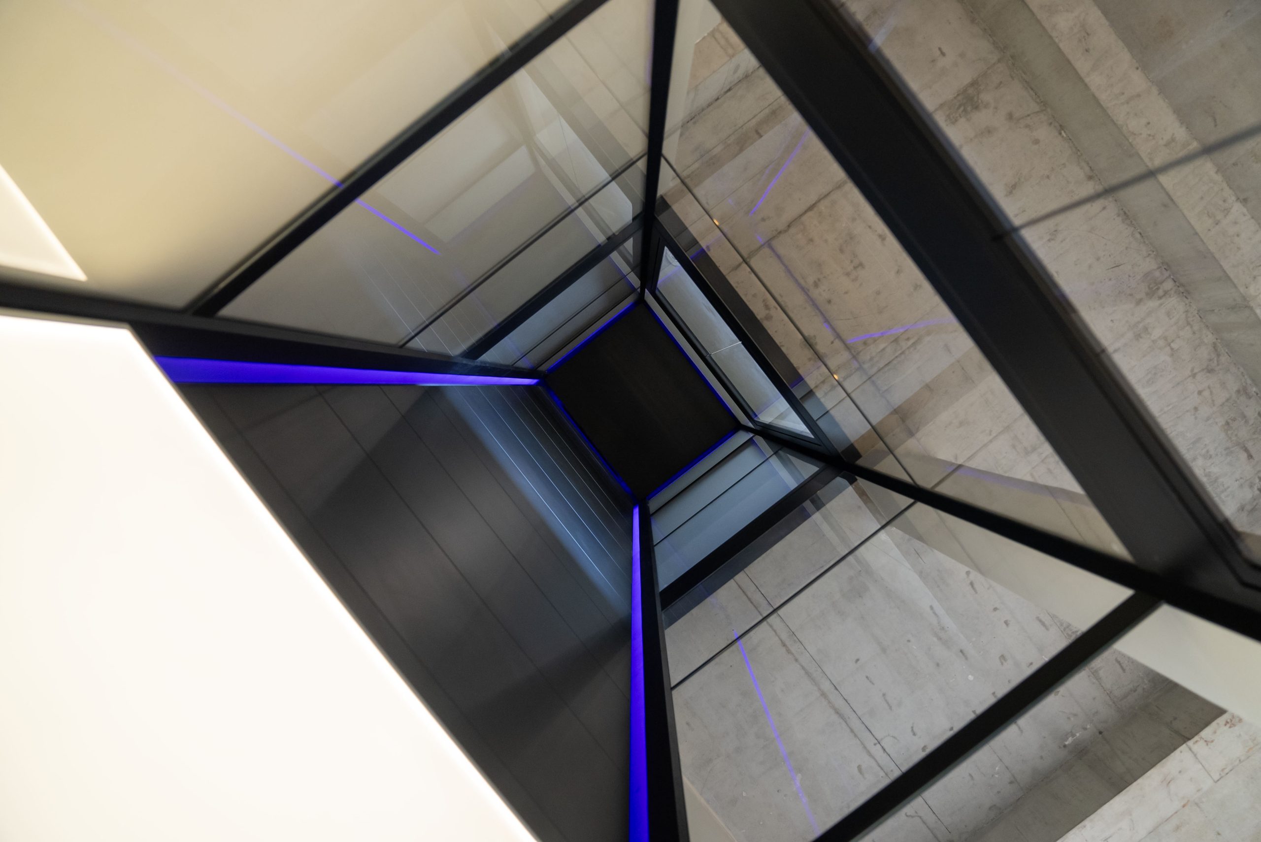 DSC07575 拷贝 scaled - Thang may chinh hang