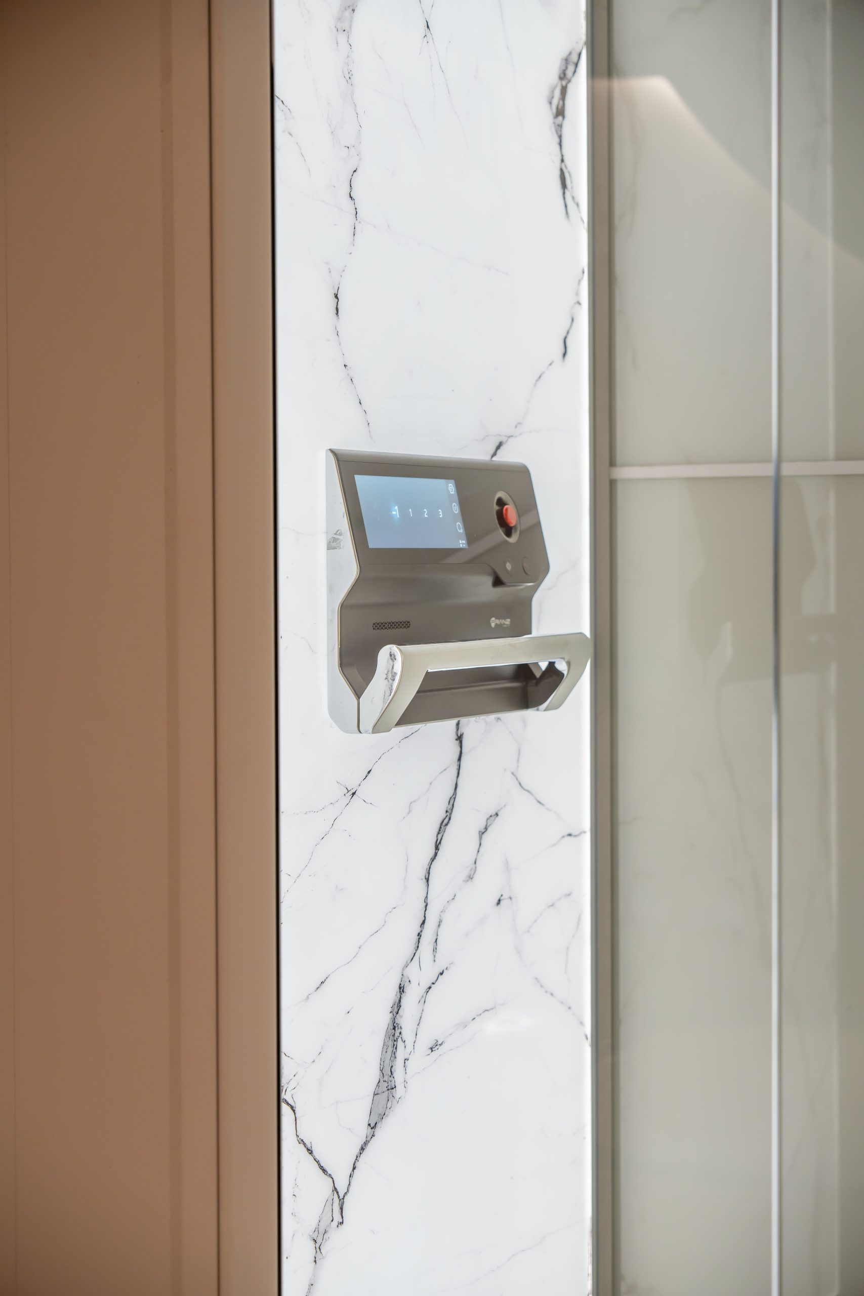 DSC08373 拷贝 scaled - Thang may chinh hang