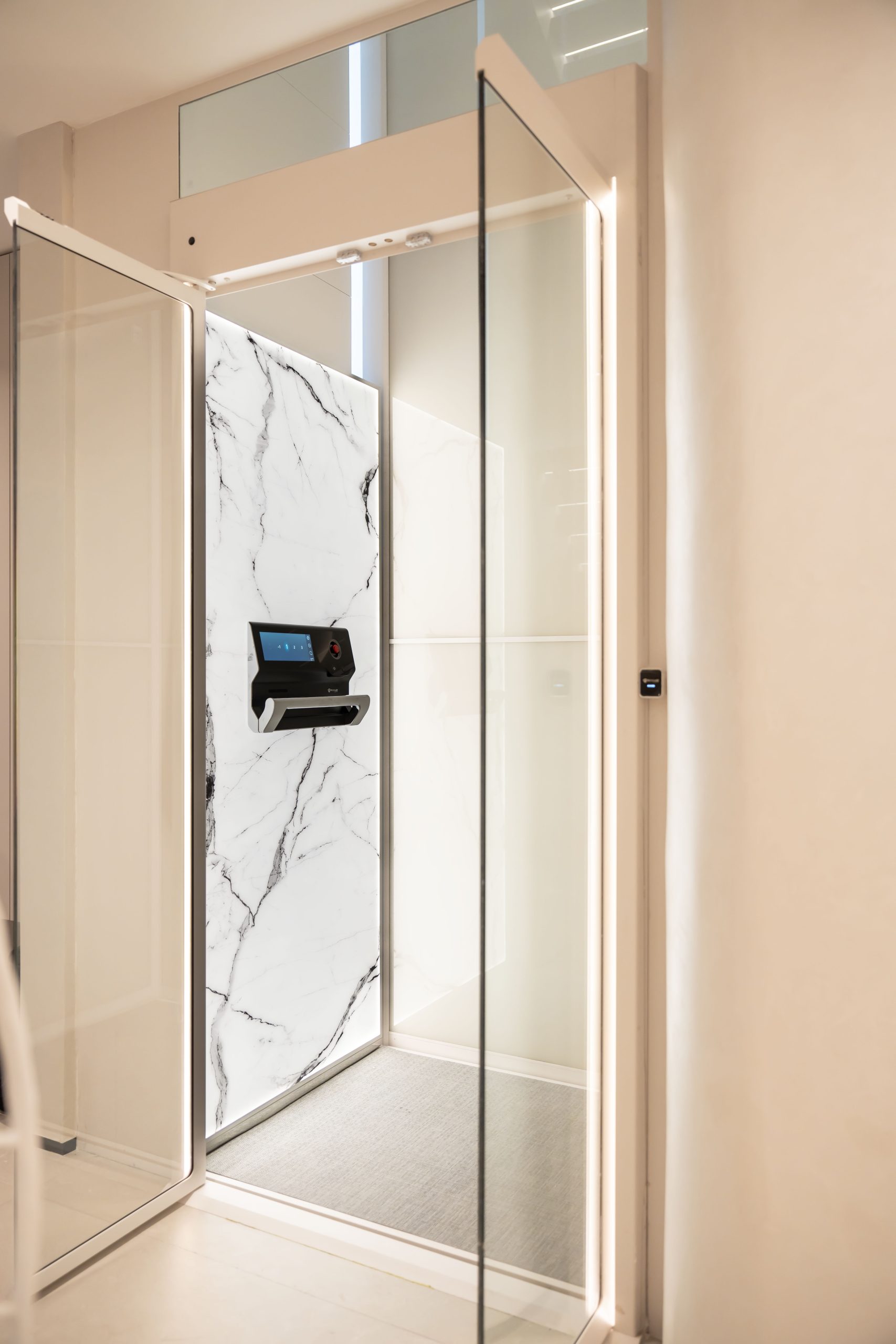 DSC08433 拷贝 scaled - Thang may chinh hang