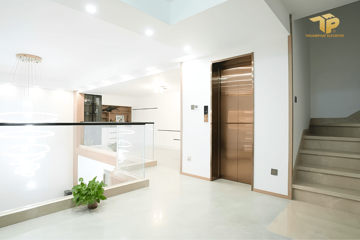 Nha 2 10 - Thang may chinh hang