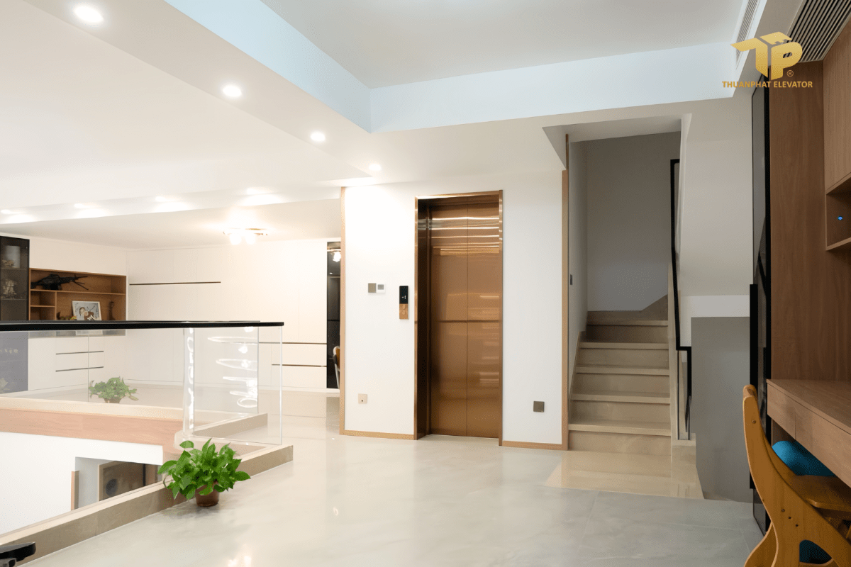 Nha 2 13 - Thang may chinh hang