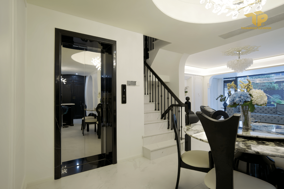 Nha 2 24 - Thang may chinh hang