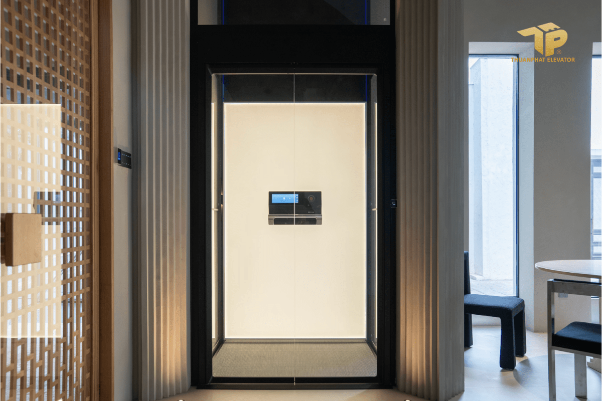 Nha 2 31 - Thang may chinh hang