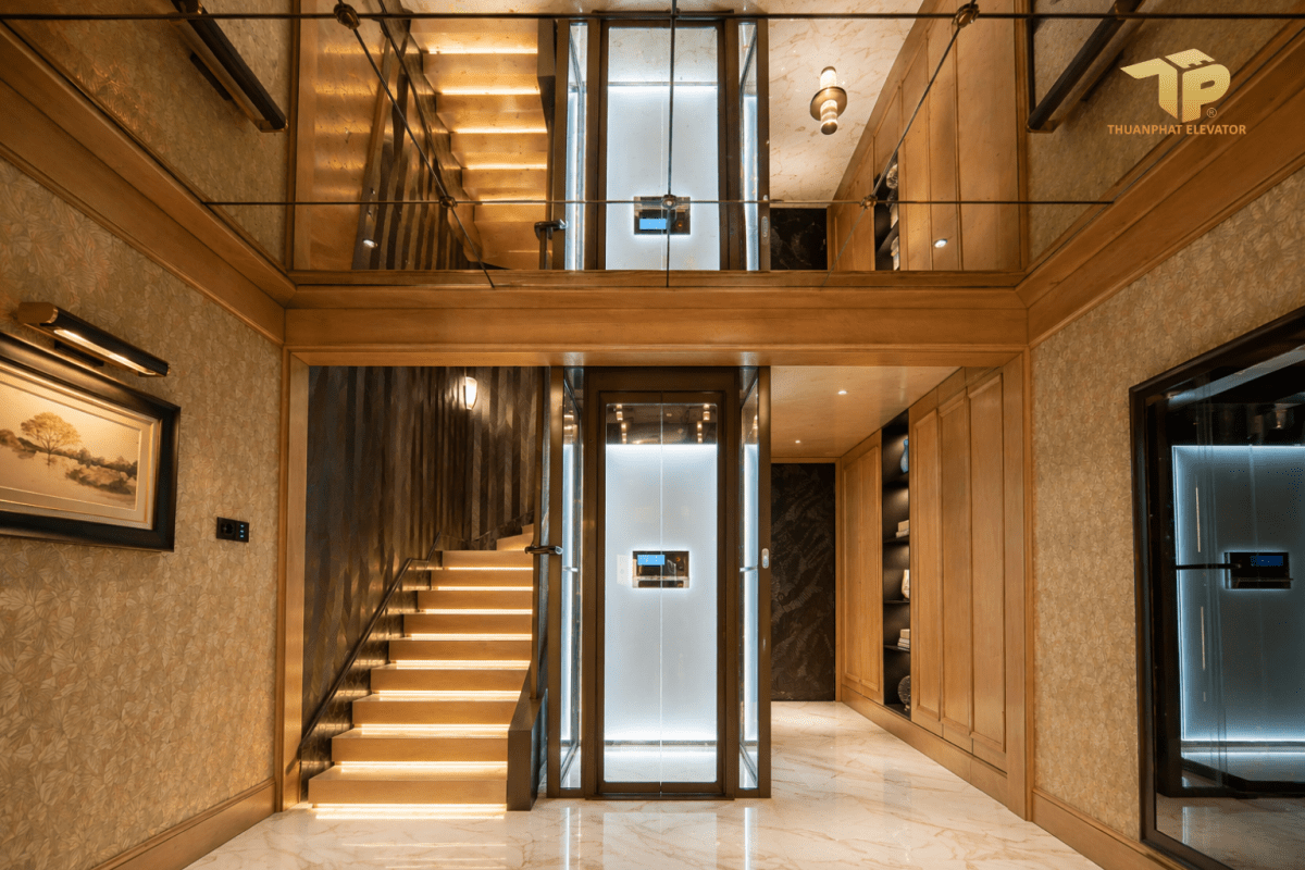 Nha 2 32 - Thang may chinh hang