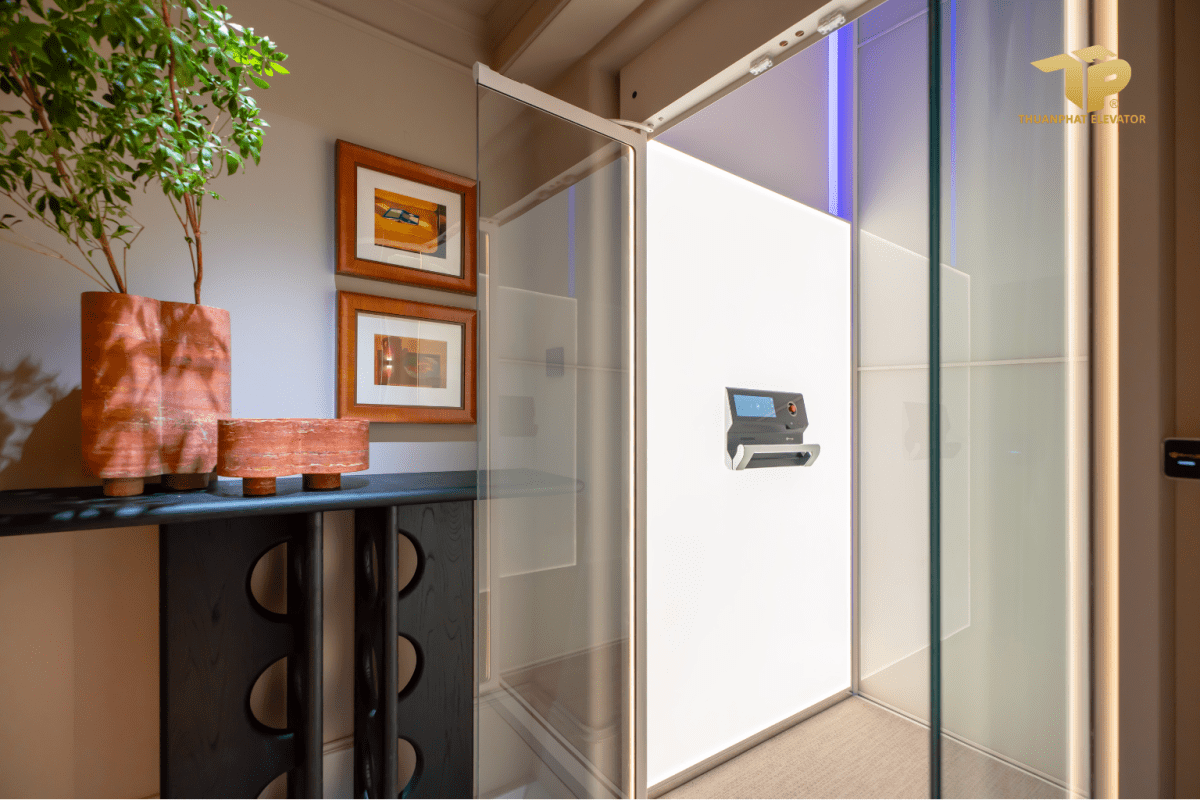 Nha 2 35 - Thang may chinh hang