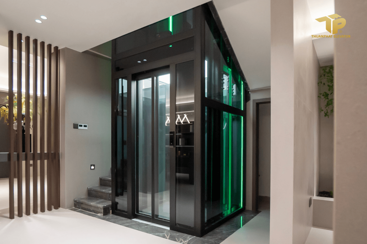 Nha 2 39 - Thang may chinh hang