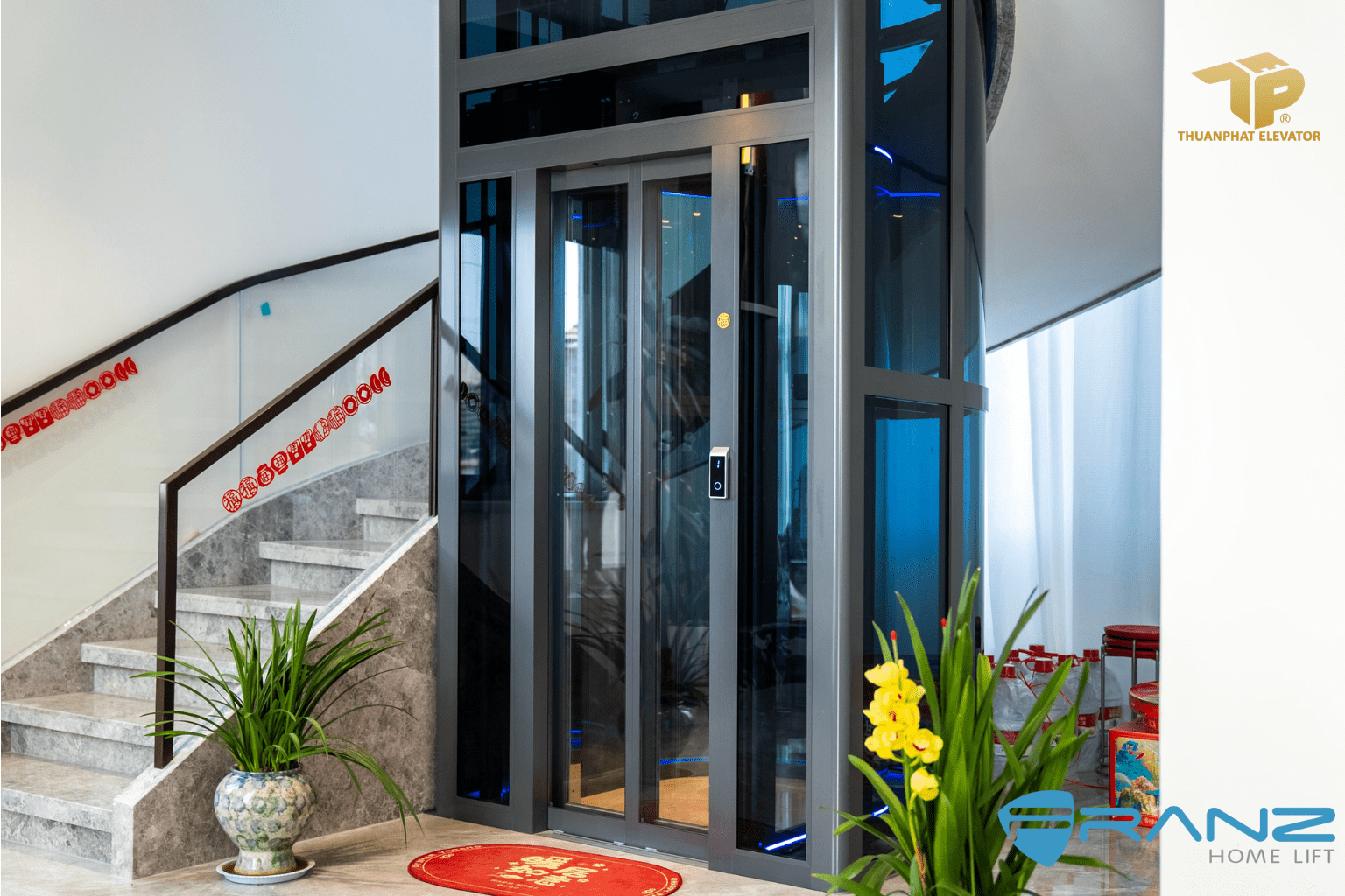 Nha 2 40 - Thang may chinh hang