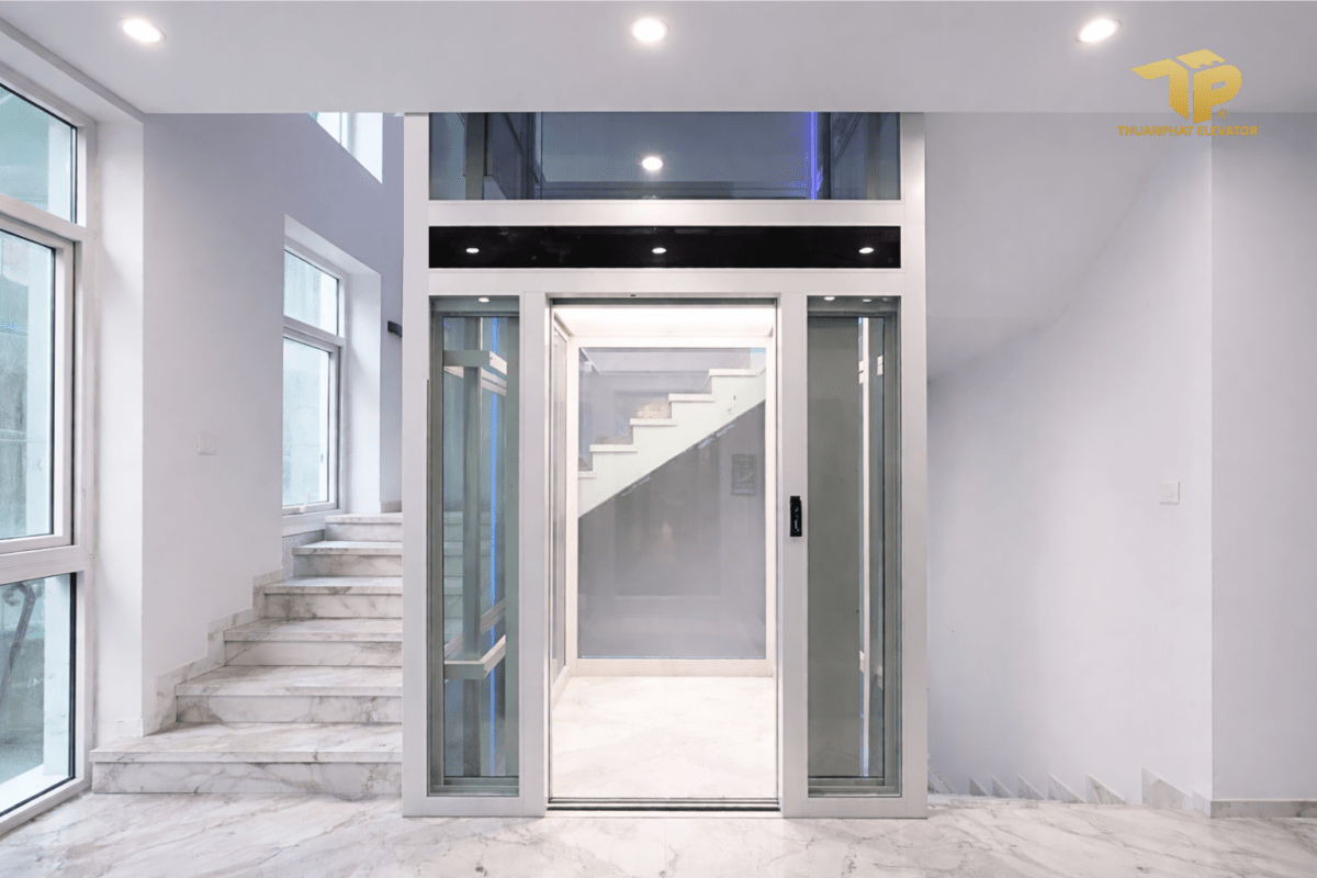 Nha 2 51 - Thang may chinh hang