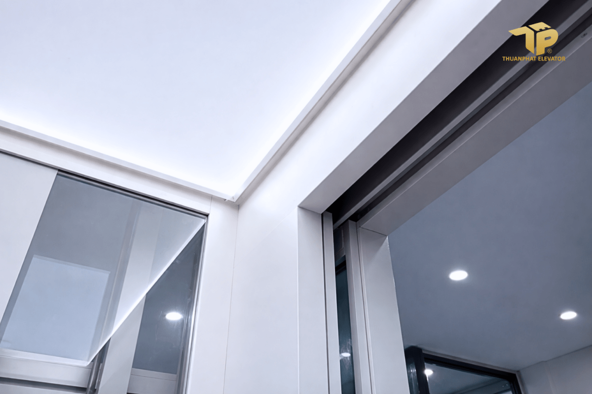 Nha 2 52 - Thang may chinh hang