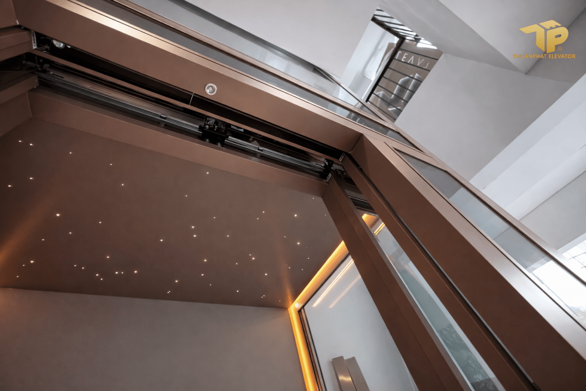 Nha 2 65 - Thang may chinh hang