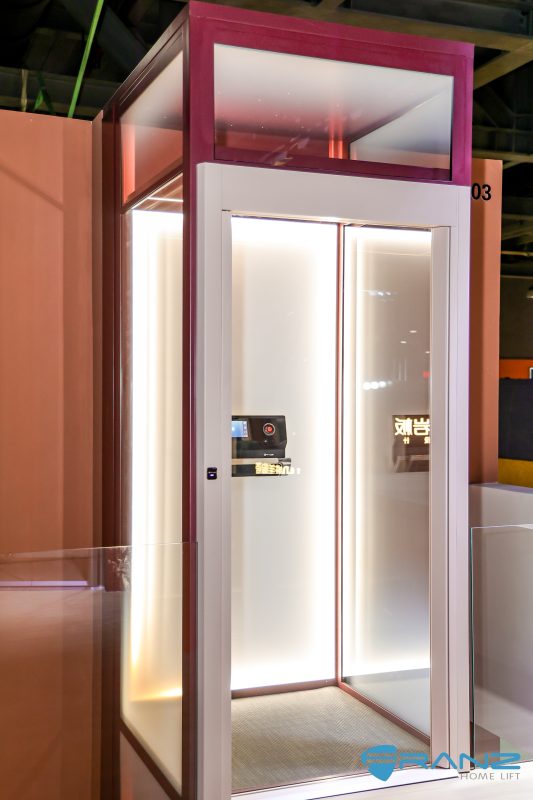 YQYS9373 - Thang may chinh hang