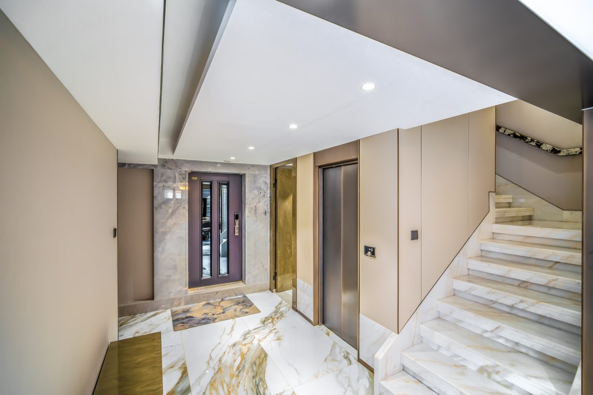 东樾15 - Thang may chinh hang