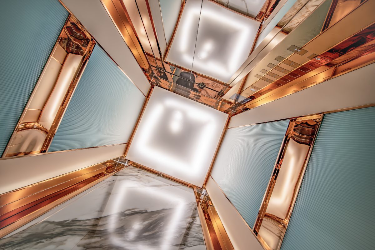 东樾19 - Thang may chinh hang