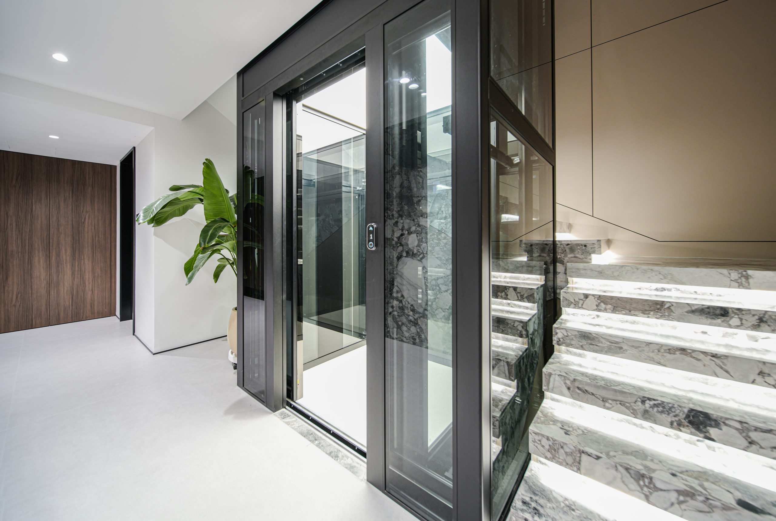 10 scaled - Thang may chinh hang